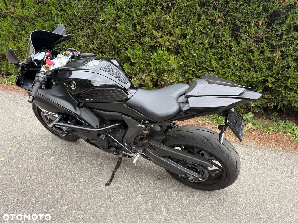 Yamaha R7 - 15