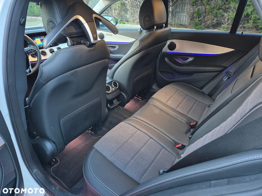 Mercedes-Benz Klasa E 300 de T 9G-TRONIC Avantgarde - 16