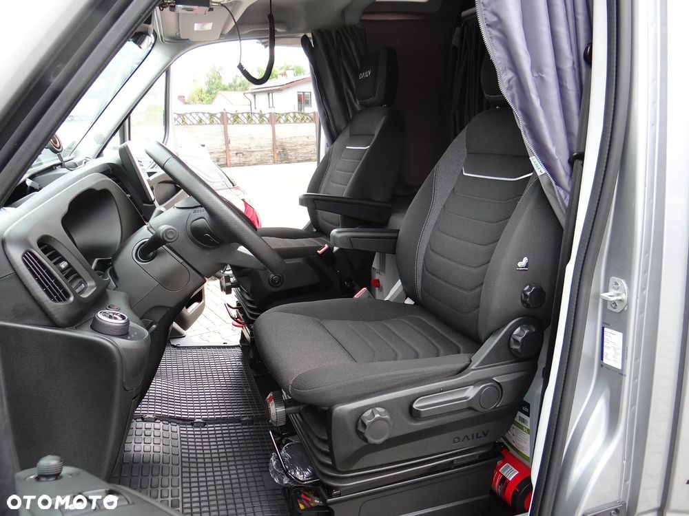 Iveco DAILY 35S-210-HiMATIC,AiR PRO,LEDY,NAVI, WEBASTO,SYPIALNIA LAMAX - 18