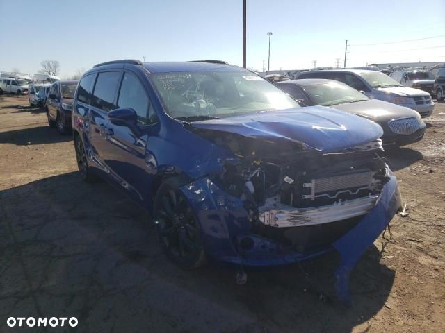 Chrysler Pacifica - 3