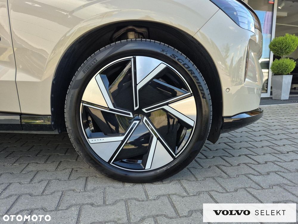 Volvo EX90 - 31