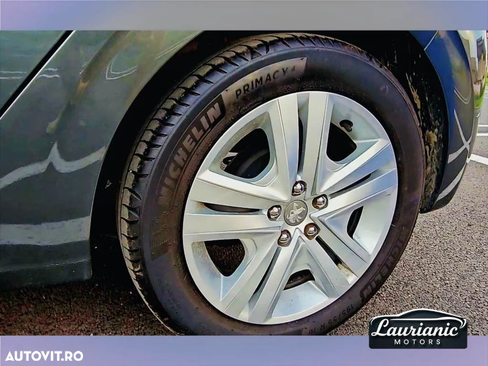Peugeot 208 1.2 L PureTech Style - 18