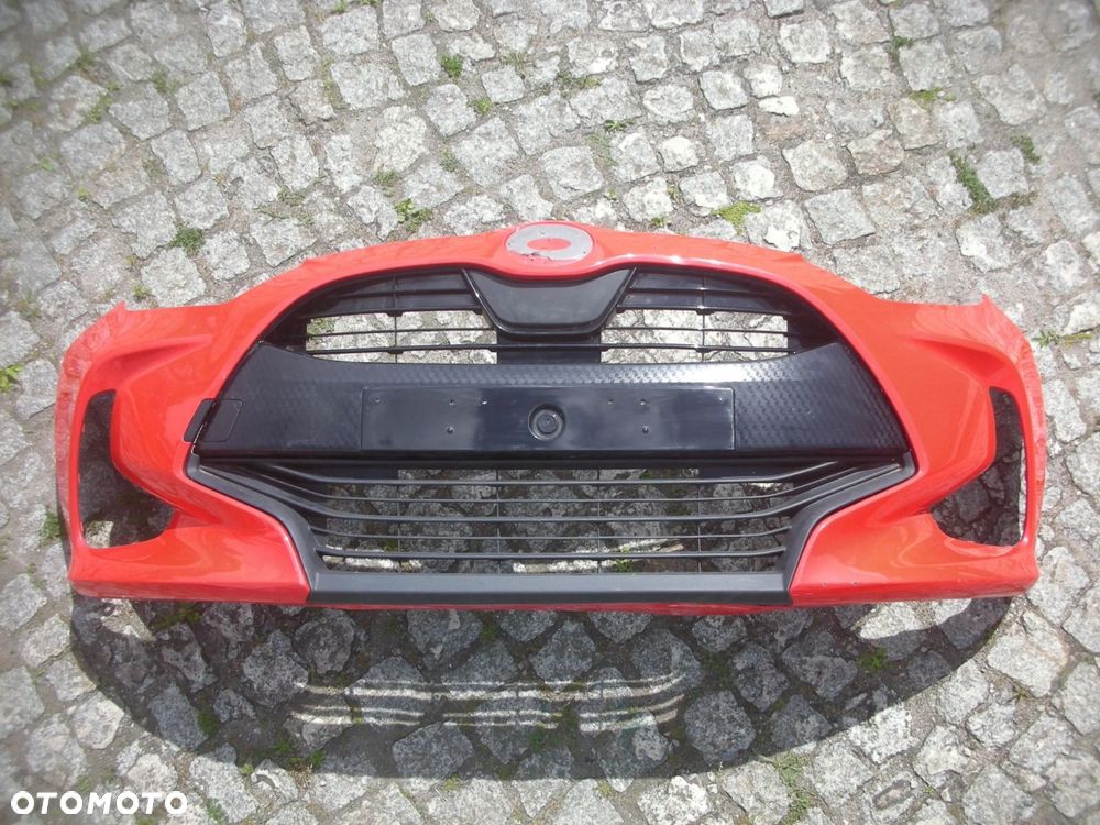 TOYOTA YARIS IV ZDERZAK PRZEDNI KRATKA PRZÓD - 1