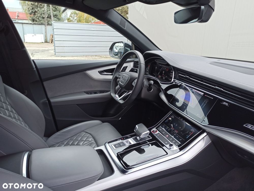 Audi SQ8 - 11