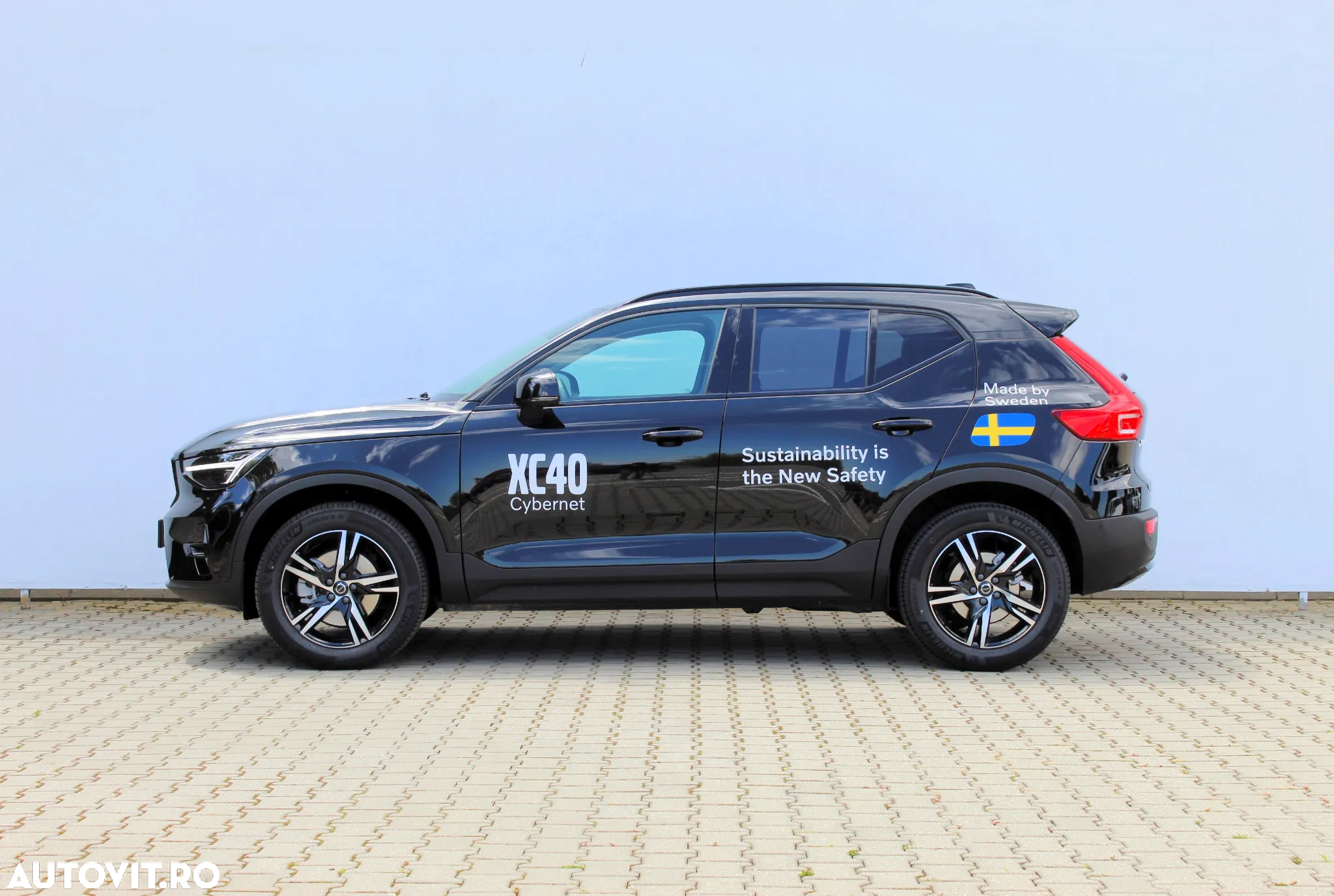 Volvo XC 40 B3 AT FWD MHEV Plus Dark - 2