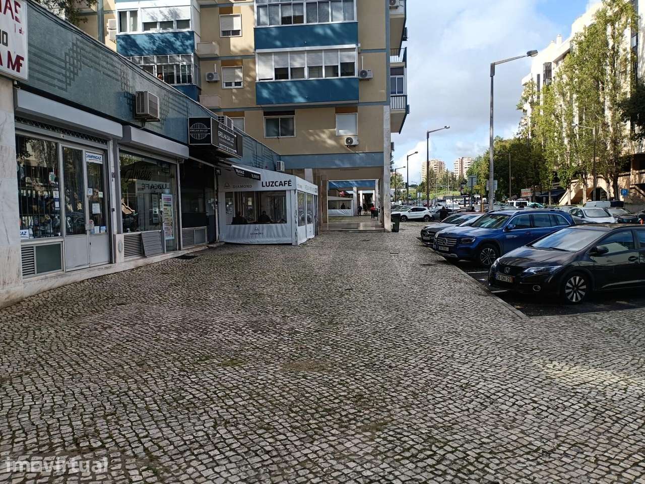 Loja Comercial para Venda – Estrada da Luz, Lisboa - Grande imagem: 3/16