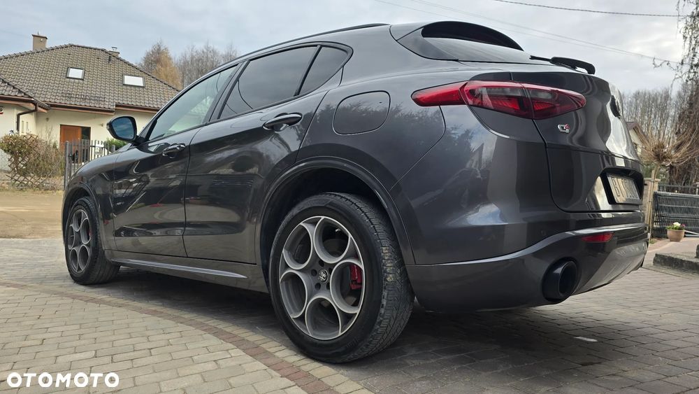 Alfa Romeo Stelvio 2.0 Turbo TI Q4 - 9