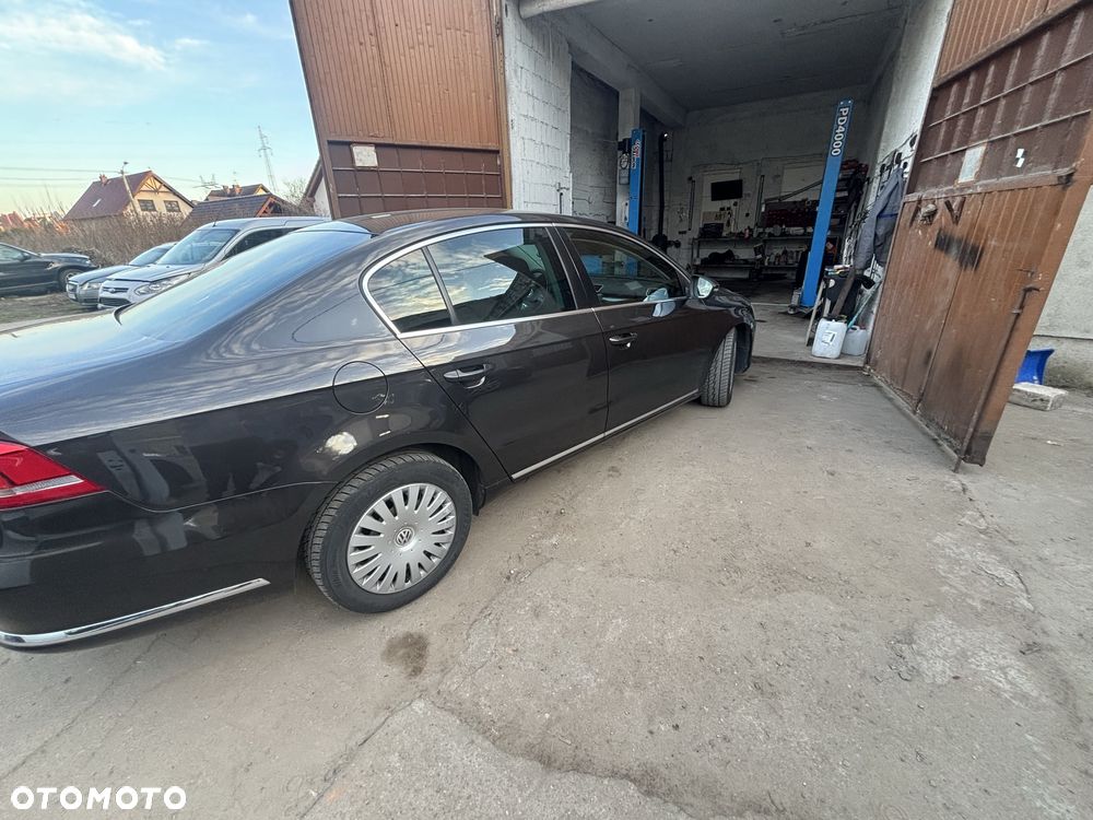 Volkswagen Passat - 2