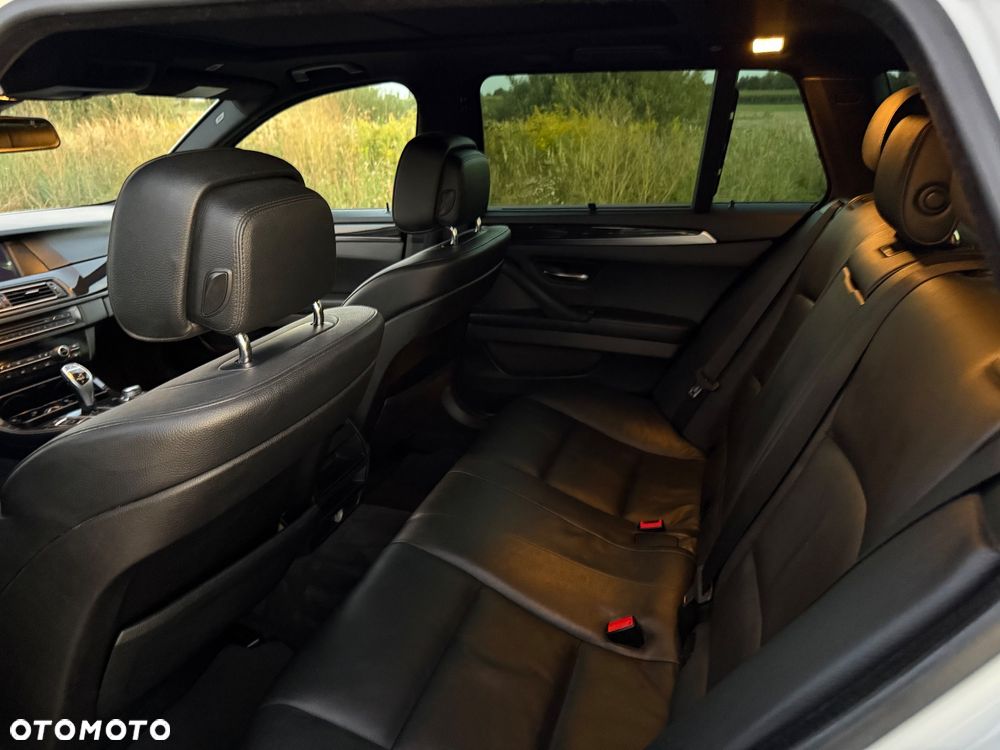 BMW Seria 5 535i xDrive - 14