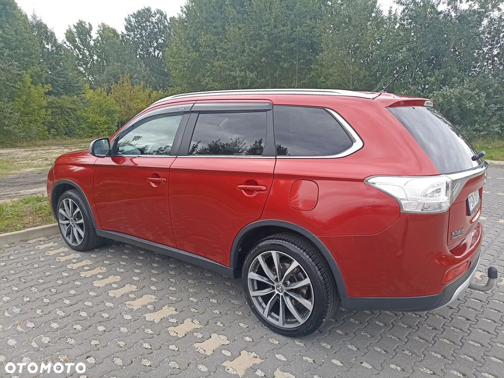 Mitsubishi Outlander 2.2 DI-D 4WD Diamant Edition - 3