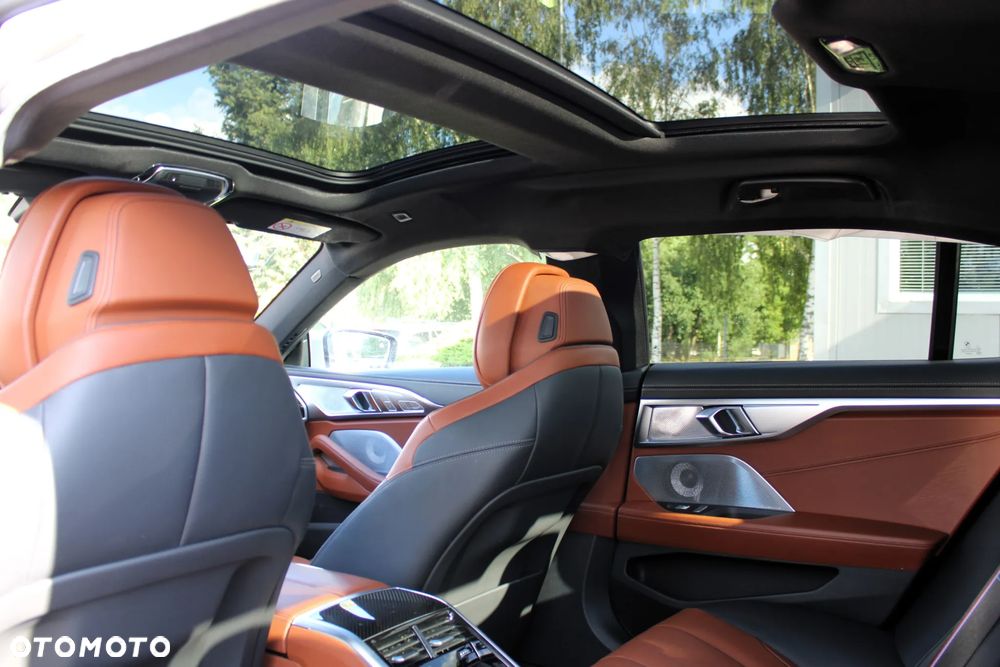BMW Seria 8 840i xDrive - 32