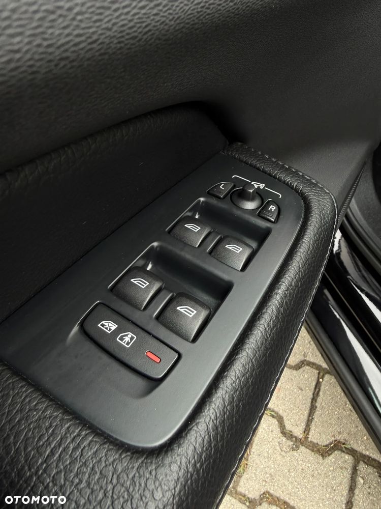 Volvo V60 T8 AWD Recharge Geartronic Inscription Expression - 19