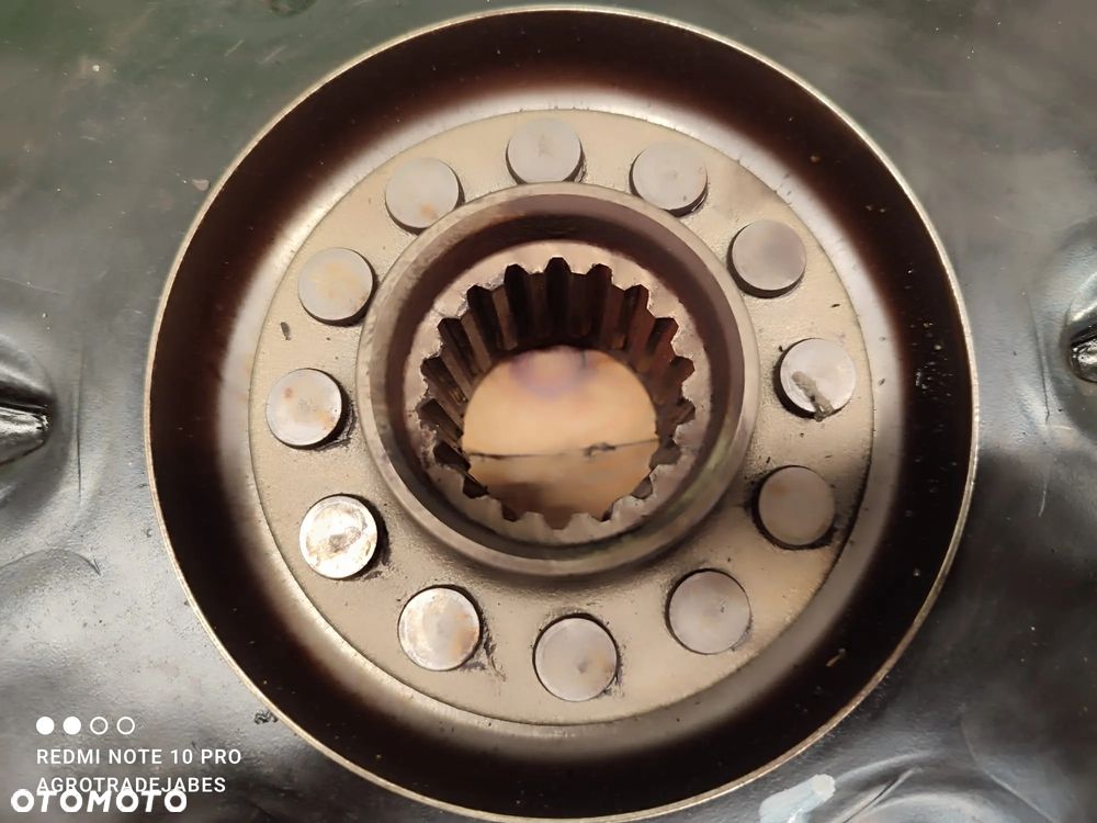 Tłumik drgań E835100420010 silnika TCD 2012 L04 4v FENDT 720 VARIO - 6