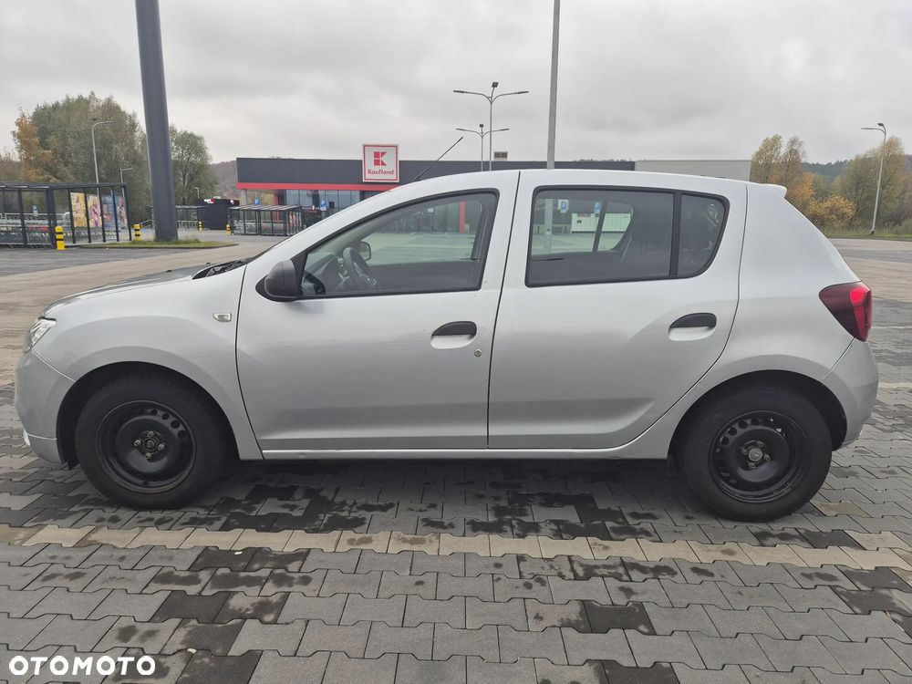 Dacia Sandero - 8