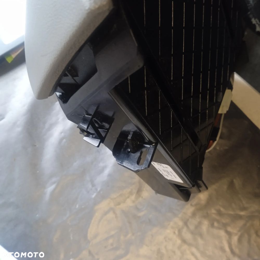 Uchwyt na kubki T5 multivan 7H5858601G - 6