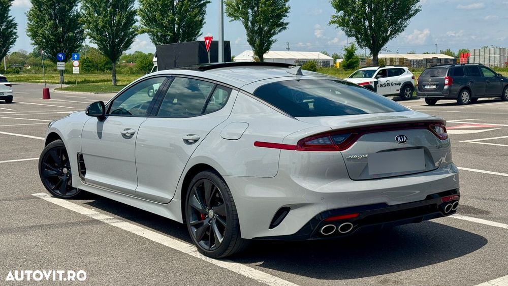 Kia Stinger 3.3 T-GDI 8AT AWD GT - 4