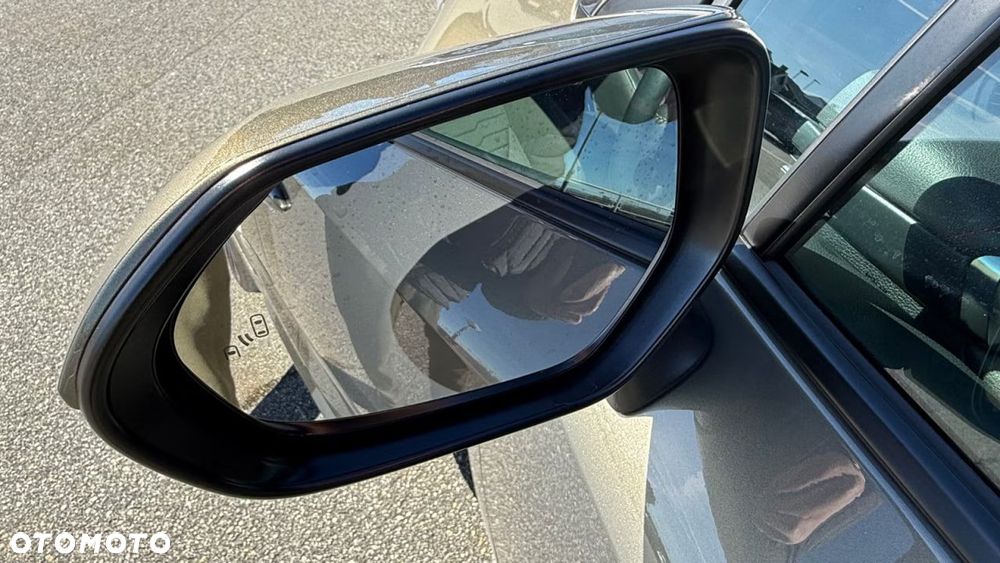 Toyota Corolla 2.0 Hybrid Executive - 21