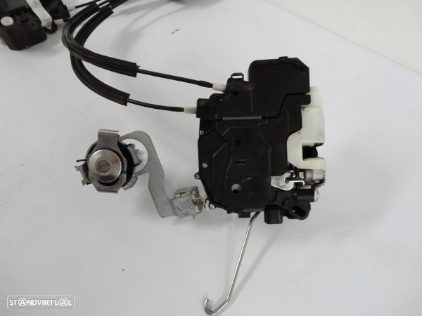 Fecho Da Porta Frente Dto Mitsubishi Colt Vi (Z3_A, Z2_A) - 3