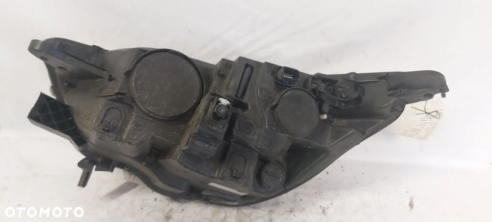.  PRZOD PRZEDNIA LAMPA PRAWA CITROEN C4 2 B7 - 5