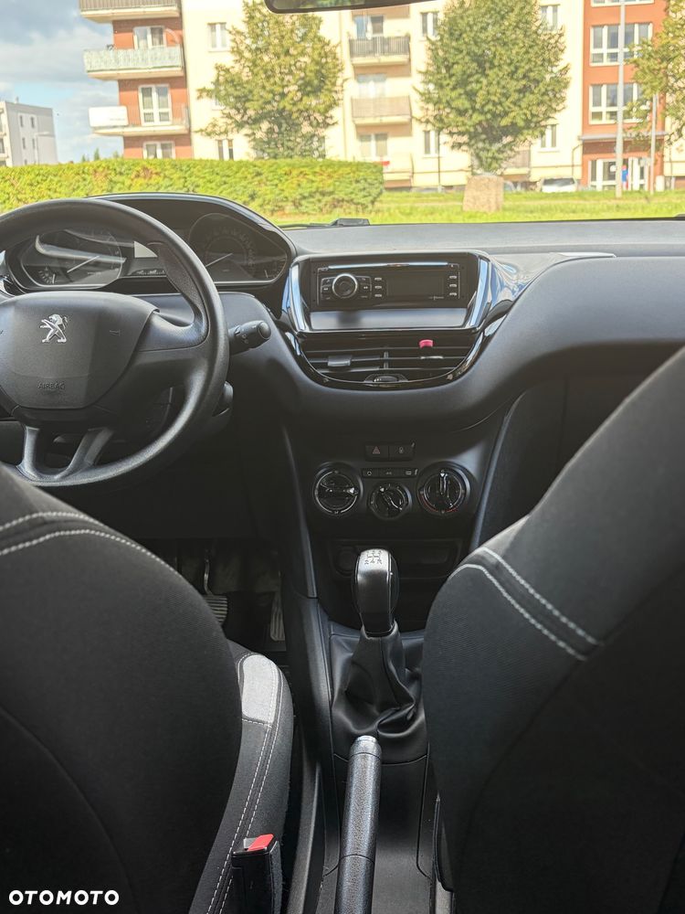 Peugeot 208 - 11