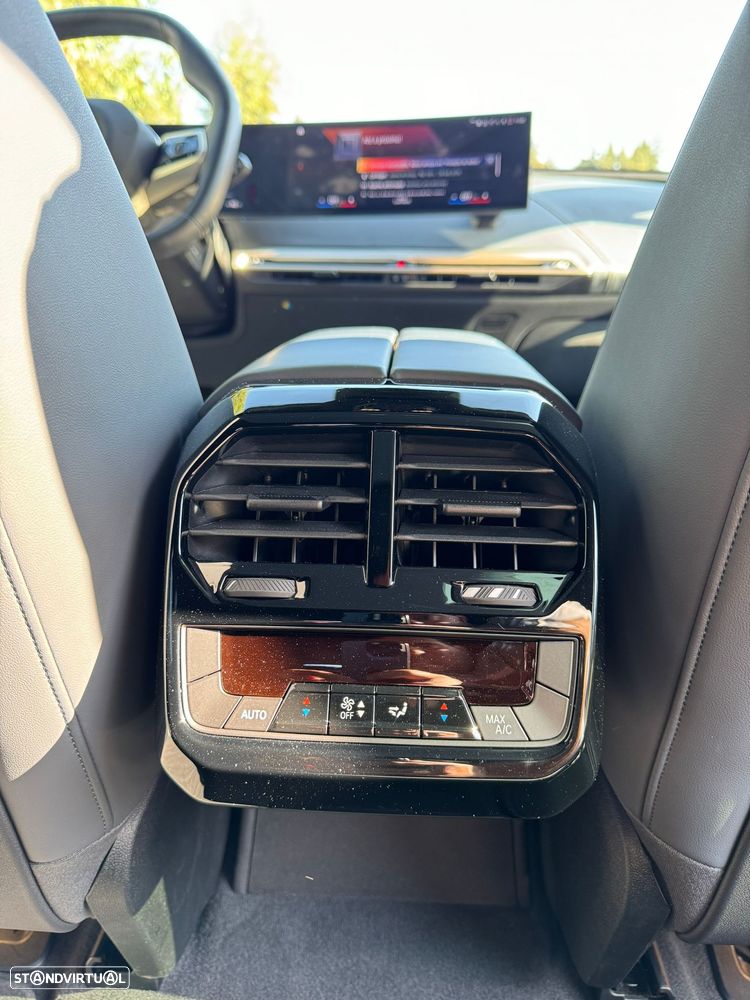 BMW iX xDrive50 - 6