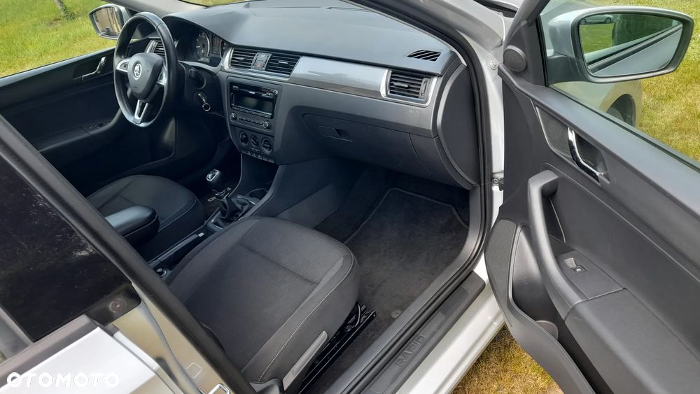 Skoda RAPID 1.2 Ambition Max - 22