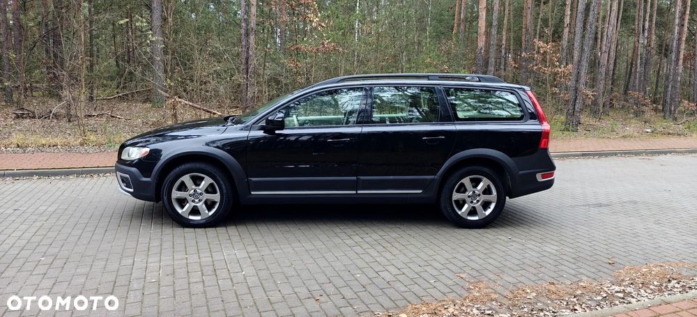 Volvo XC 70 D5 AWD Momentum - 4
