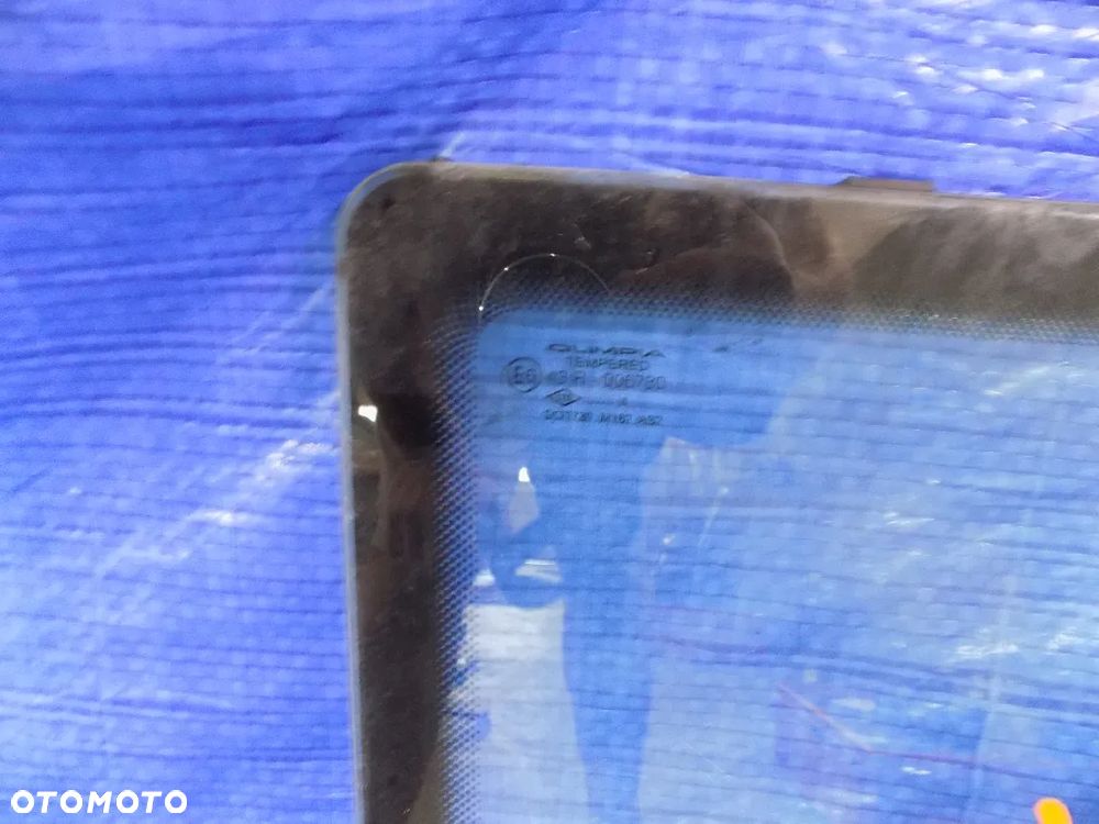 szyba prawy przód dolna new holland td5040 - 2