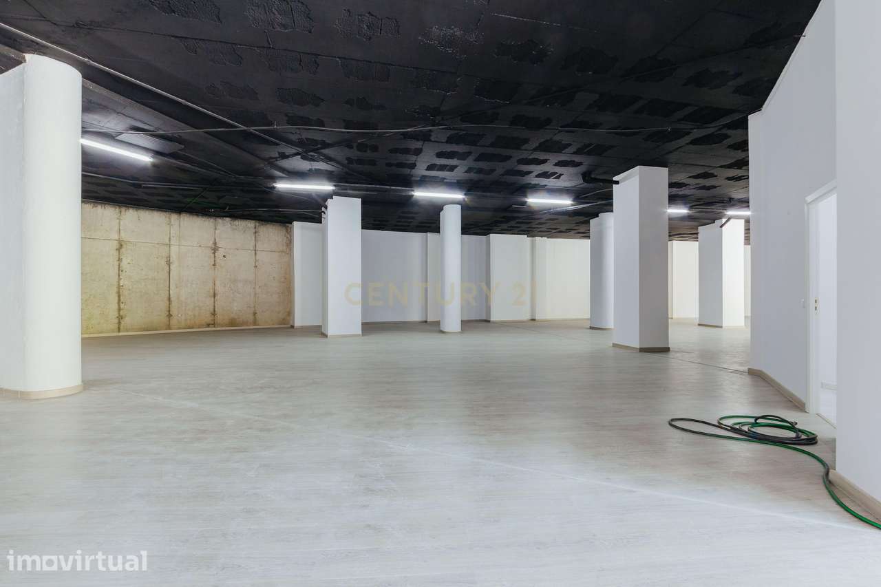 Armazém / Espaço Comercial para Venda – Barcarena, Oeiras - Grande imagem: 4/14