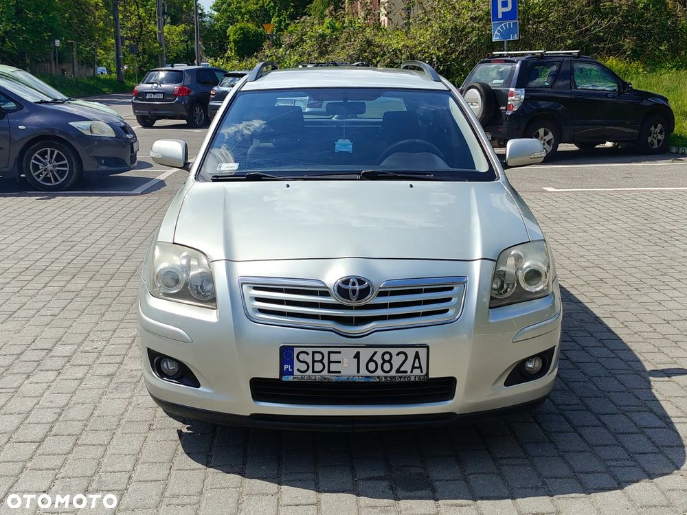 Toyota Avensis 2.0 D-4D Sol Premium - 32