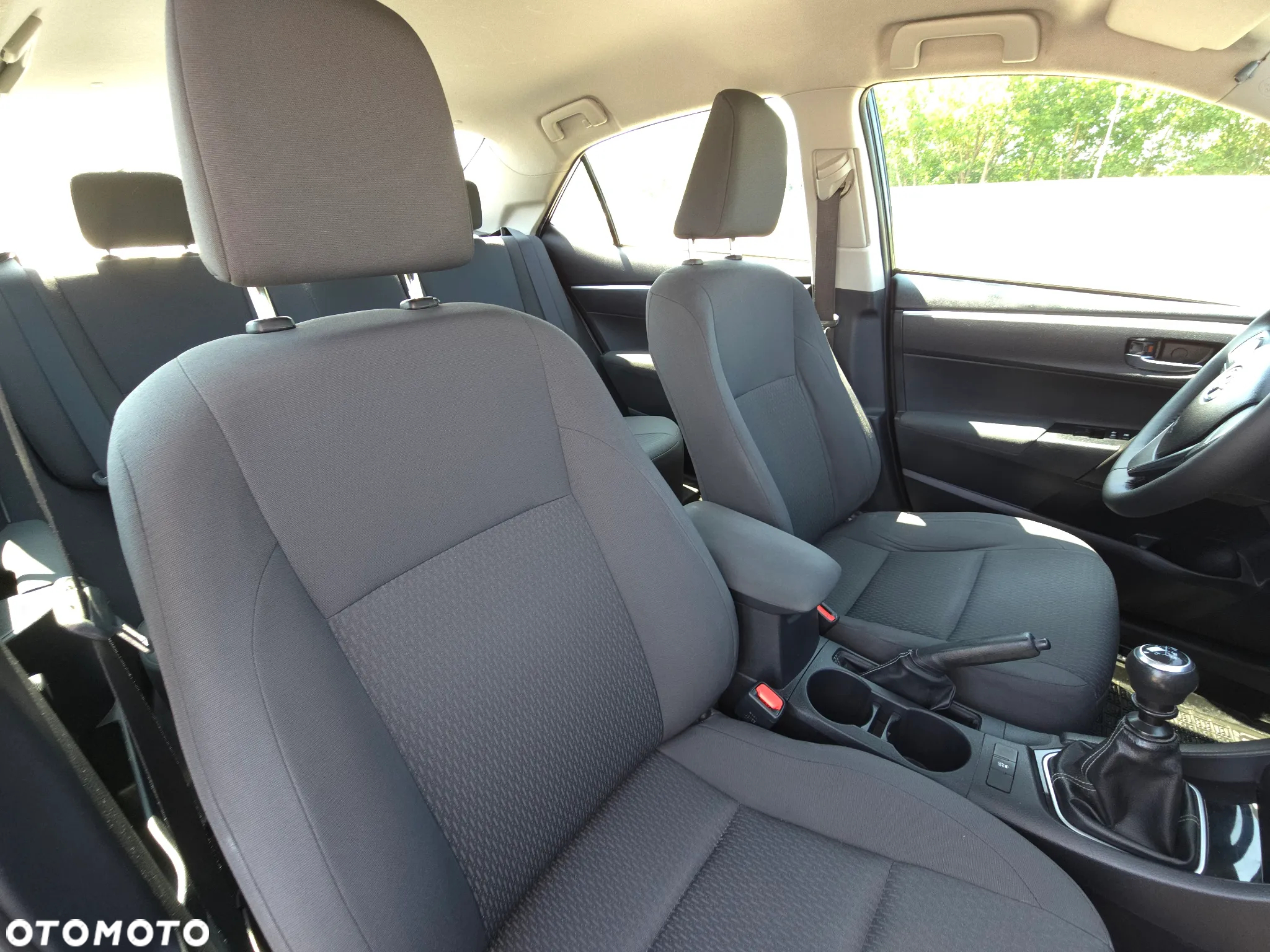 Toyota Corolla 1.6 Active EU6 - 16