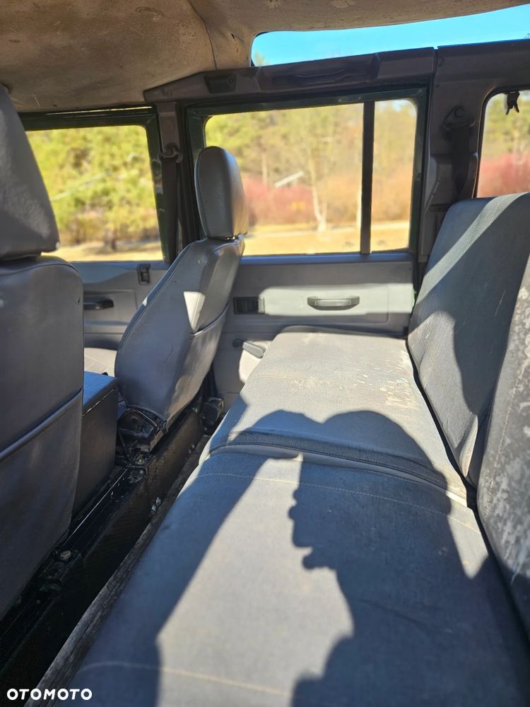 Land Rover Defender 2.5 TDI - 12