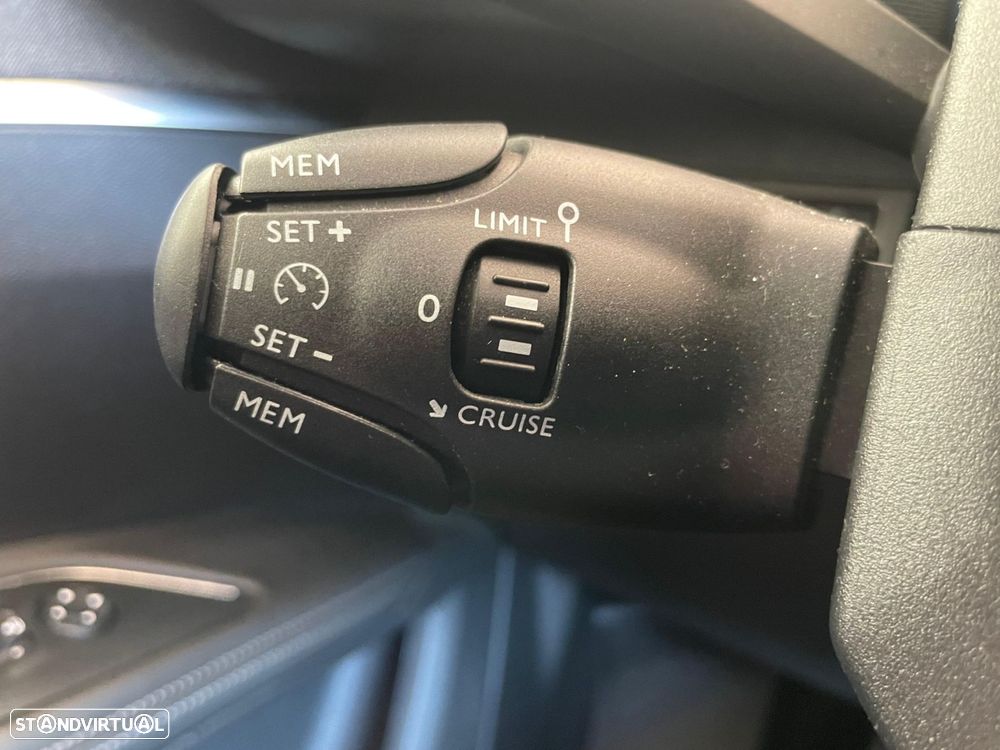 Peugeot 5008 1.5 BlueHDi Allure - 18