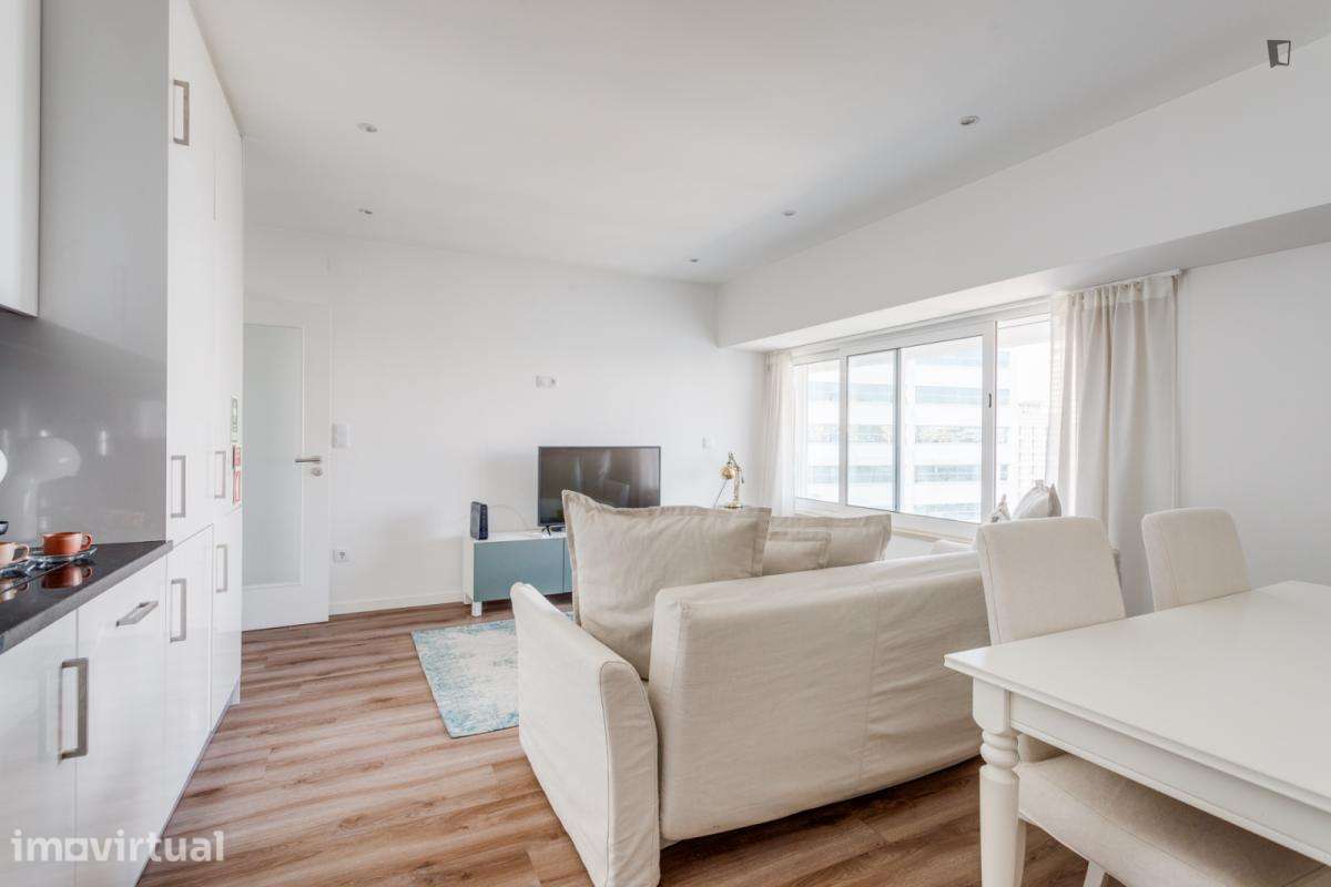 Apartamento com 1 quartos - localizado em Sete Rios Lisbon - Grande imagem: 4/23