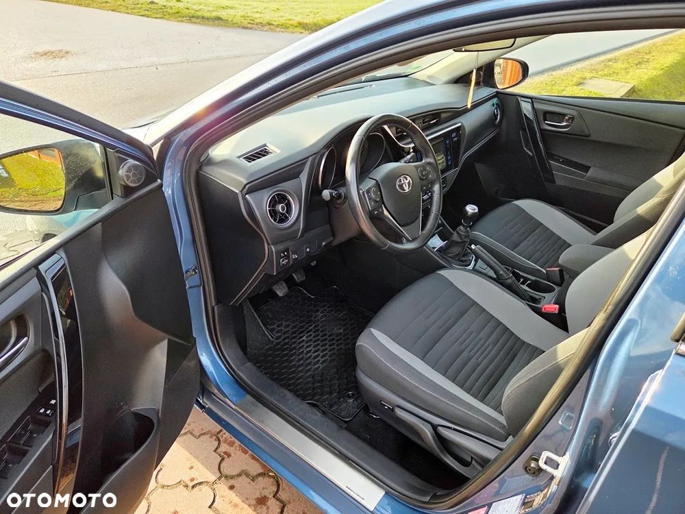 Toyota Auris 1.2 Turbo Edition S+ - 8