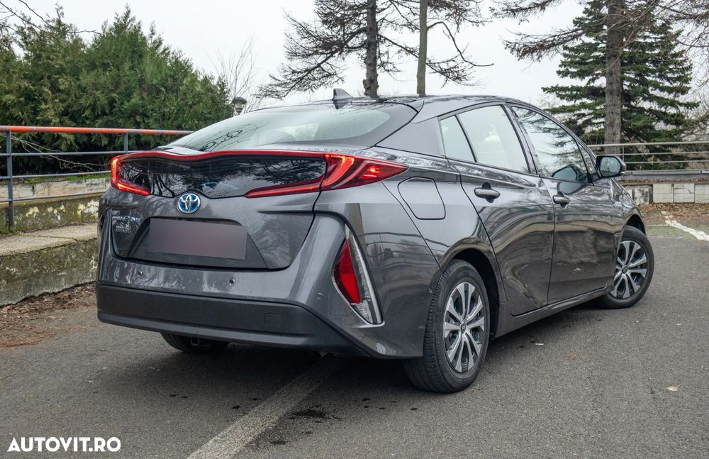 Toyota Prius - 3