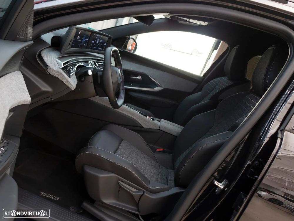 Peugeot 5008 1.2 Hybrid Allure e-DCS6 - 19