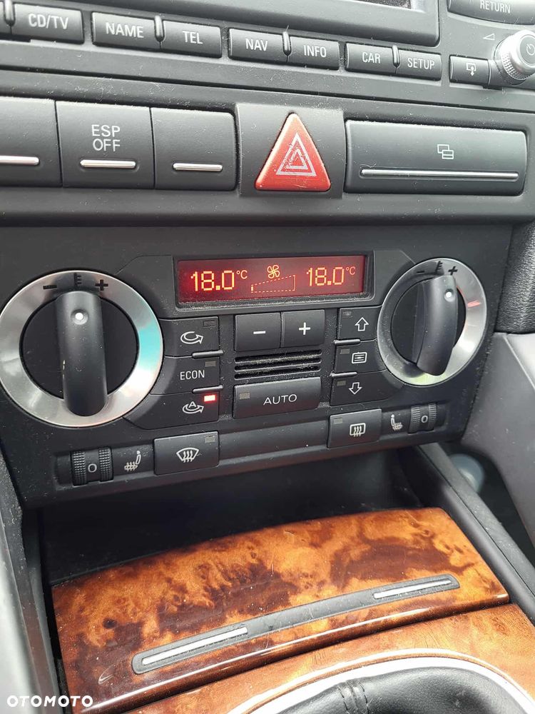 Audi A3 3-drzwiowe 2.0 FSI Ambiente - 19