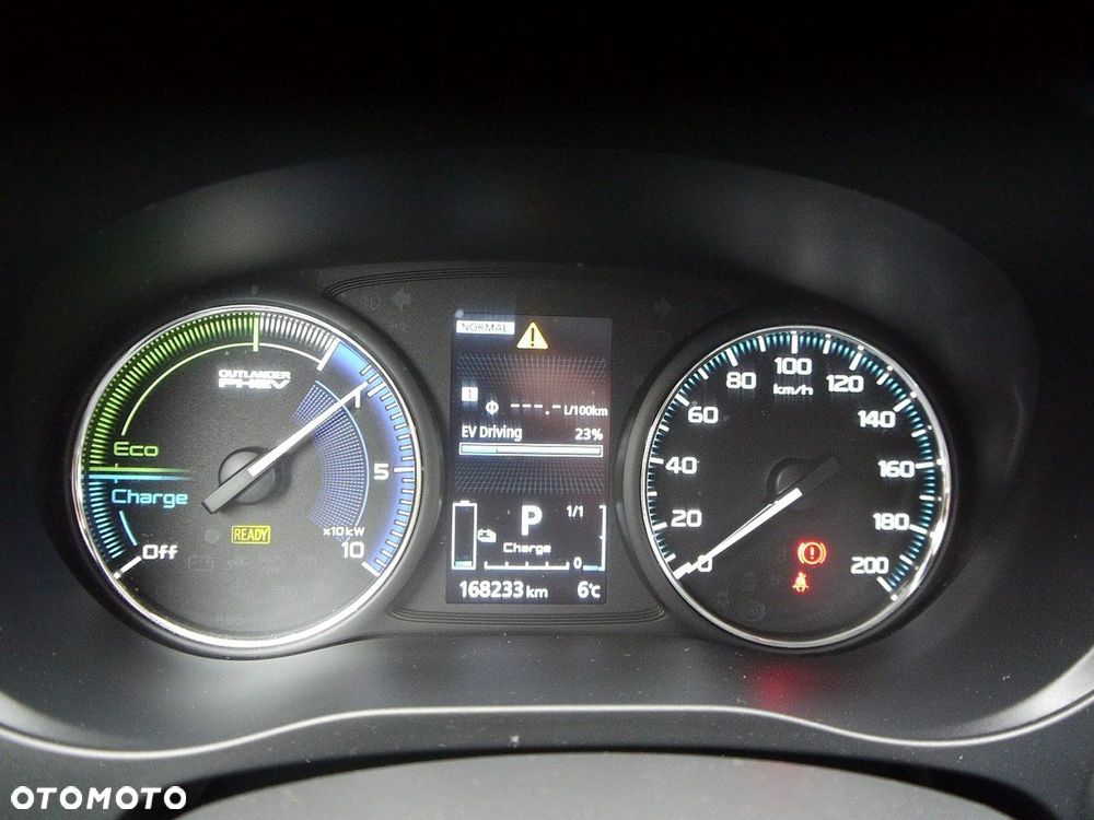 Mitsubishi Outlander - 17