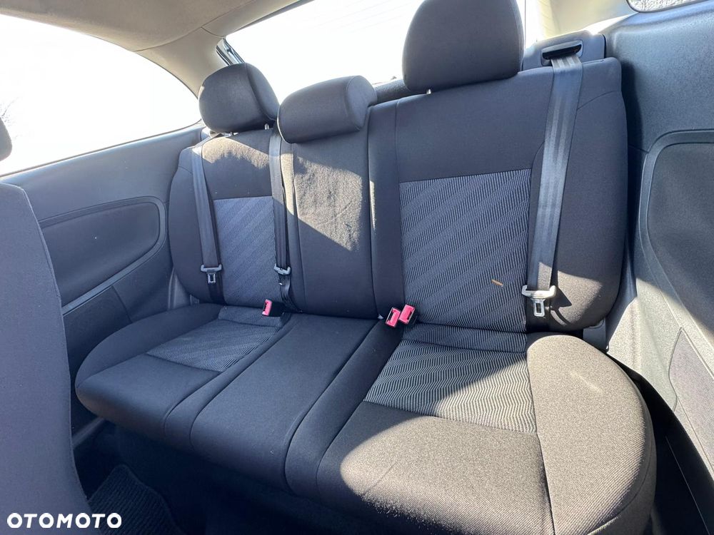 Seat Ibiza 1.4 16V Reference - 8