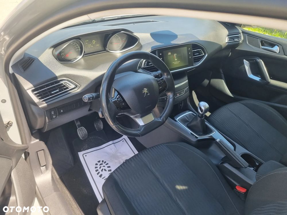 Peugeot 308 125 THP Active - 16