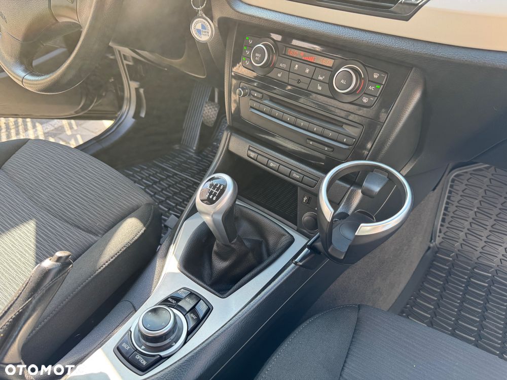 BMW X1 sDrive18d xLine - 8