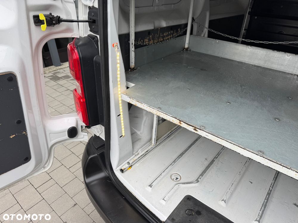 Opel Vivaro Proace Jumpy Scudo - 28