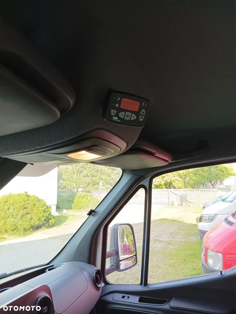 Mercedes-Benz Sprinter - 9