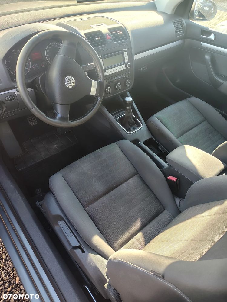 Volkswagen Golf - 2