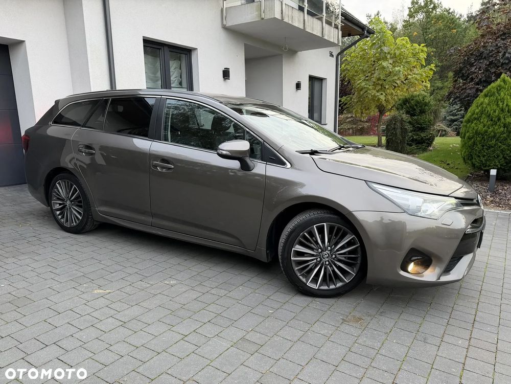 Toyota Avensis Touring Sports 1.8 Executive - 18