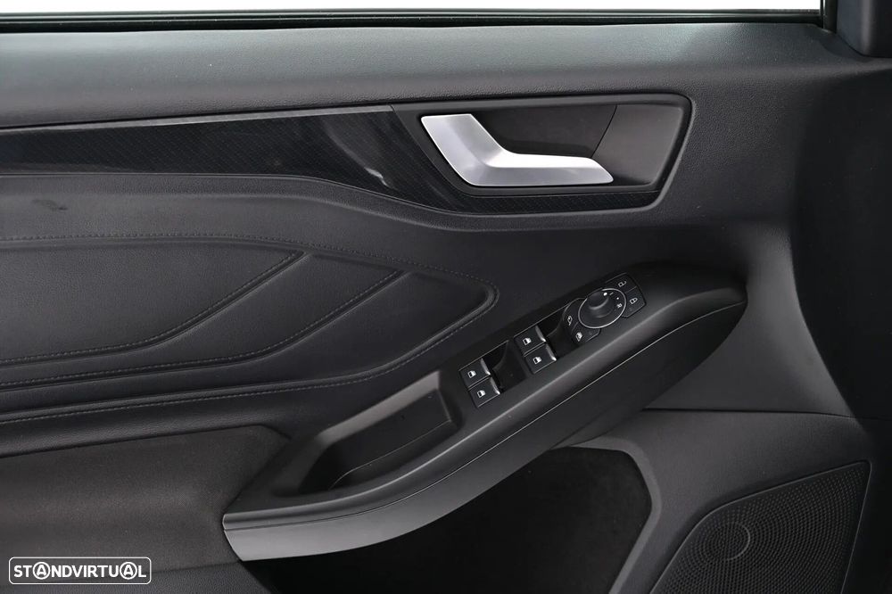 Ford Focus 1.0 EcoBoost MHEV ST-Line - 17