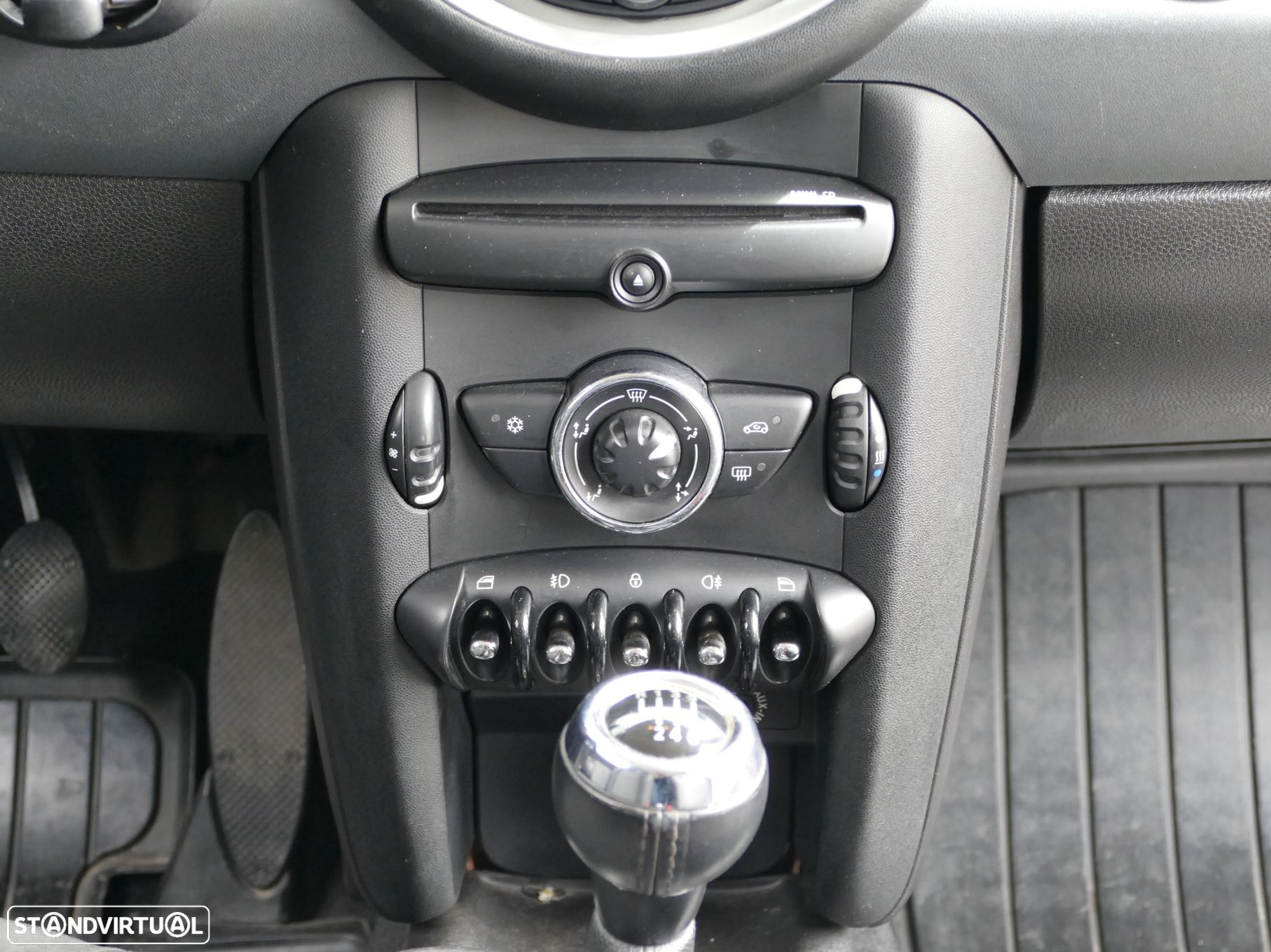 MINI 3 Portas One D - 17