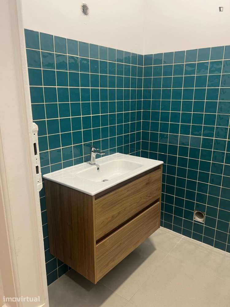 Quarto - localizado em Montes Claros Coimbra - Grande imagem: 4/13