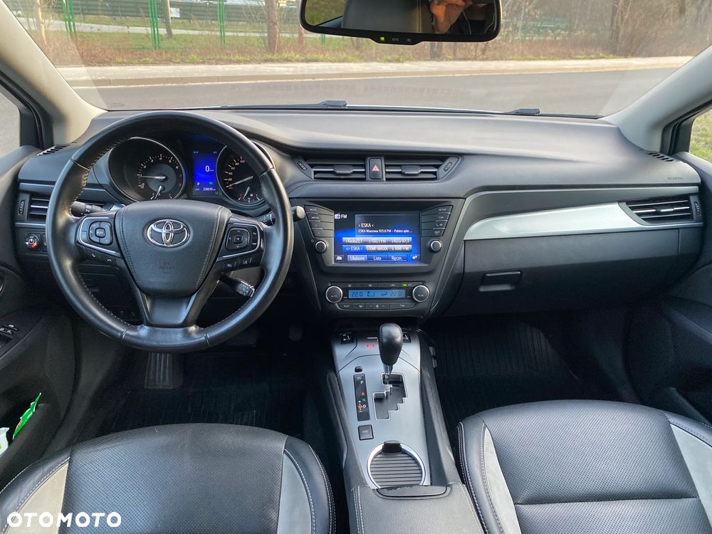 Toyota Avensis 1.8 Premium MS - 12